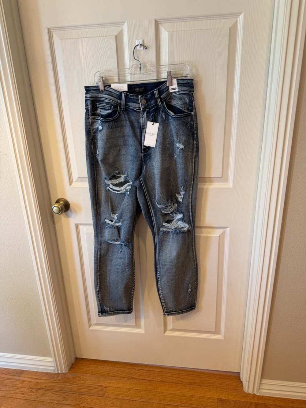 Judy Blue Boyfriend Fit Women's Distressed Jeans Sz 16.  NWT. Box12